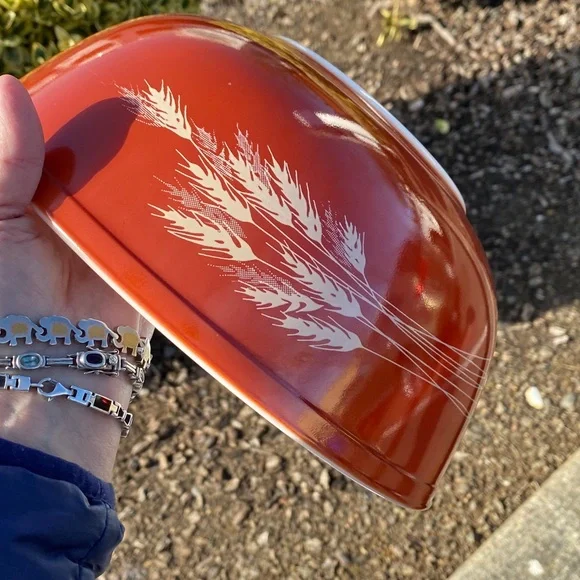 Vintage but NEW Pyrex Mixing Bowl set of 4 - Picture 6 of 11